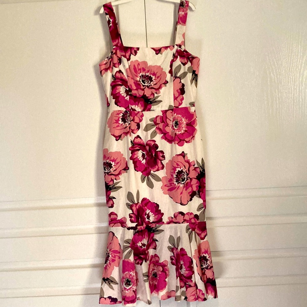Summery floral strappy dress 🌸